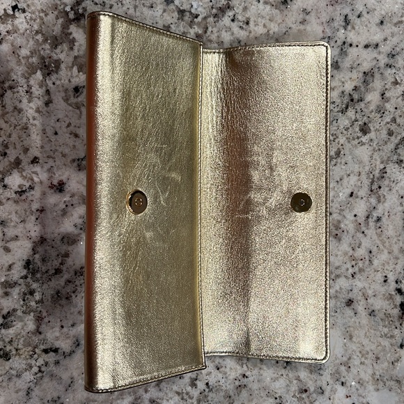 Vintage Gucci Gold Clutch With Buckle - Picture 4 of 8